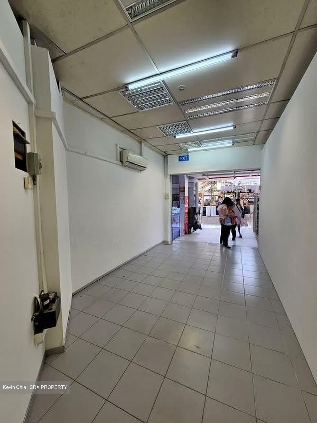 Tampines Street 21 (D18), Shop House #561505001